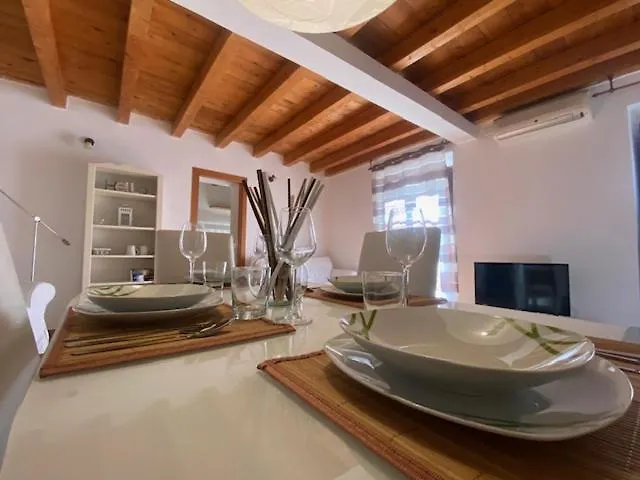 Montesanto 13 Apartman Palermo Olaszország