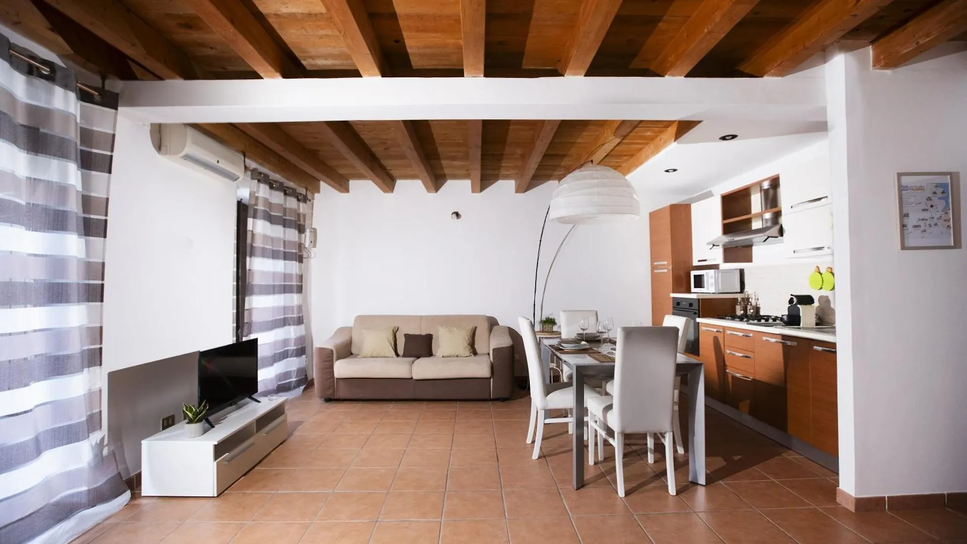 Montesanto 13 Apartman Palermo Olaszország